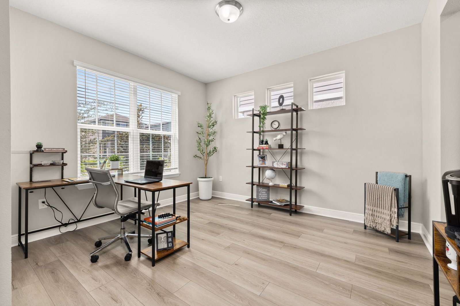14099 Frasier St photo 4